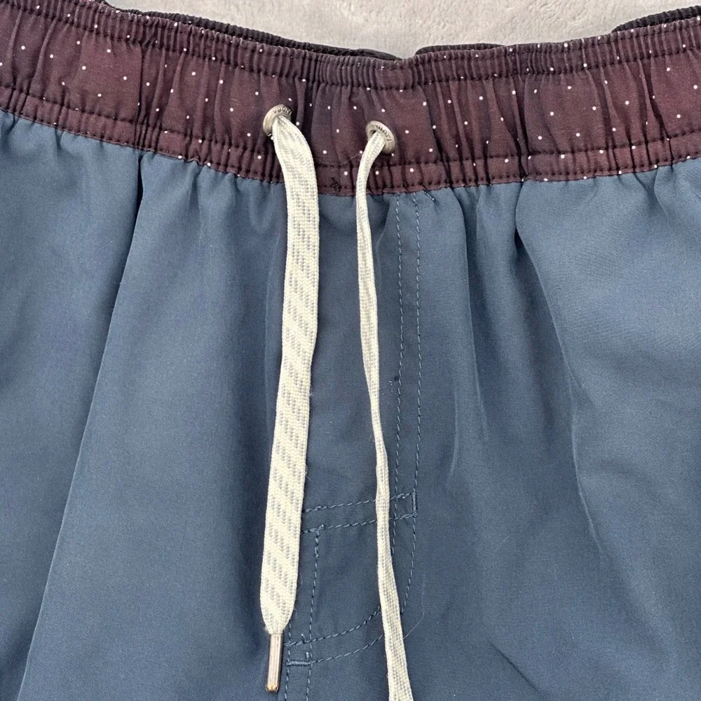 Vuori Banks Shorts Mens Blue Charcoal Elastic Waist V302 7.5 Inseam Medium